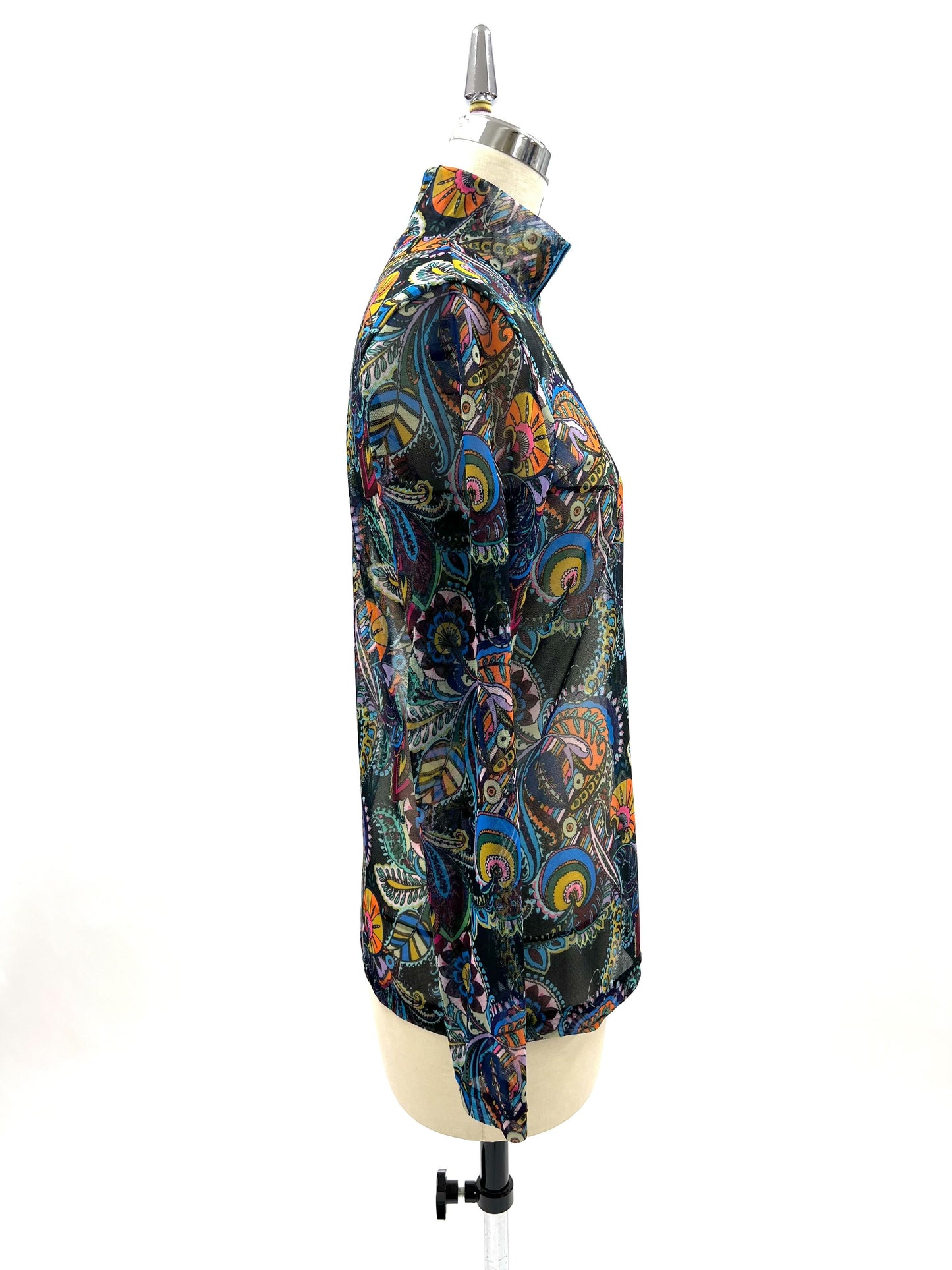 a/  " フラワーペーズリーメッシュTシャツ