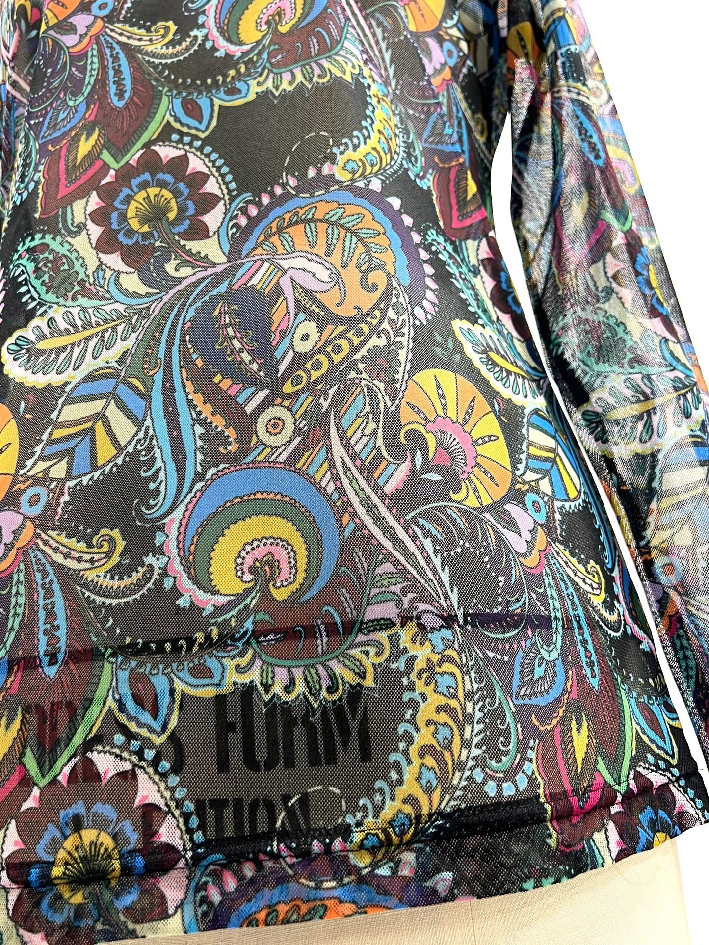 a/  " フラワーペーズリーメッシュTシャツ