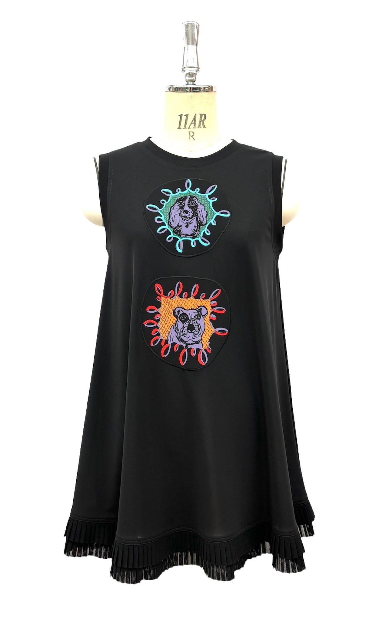 b/  " London London  ロンドンアップリケ 別注ジレ dog book柄