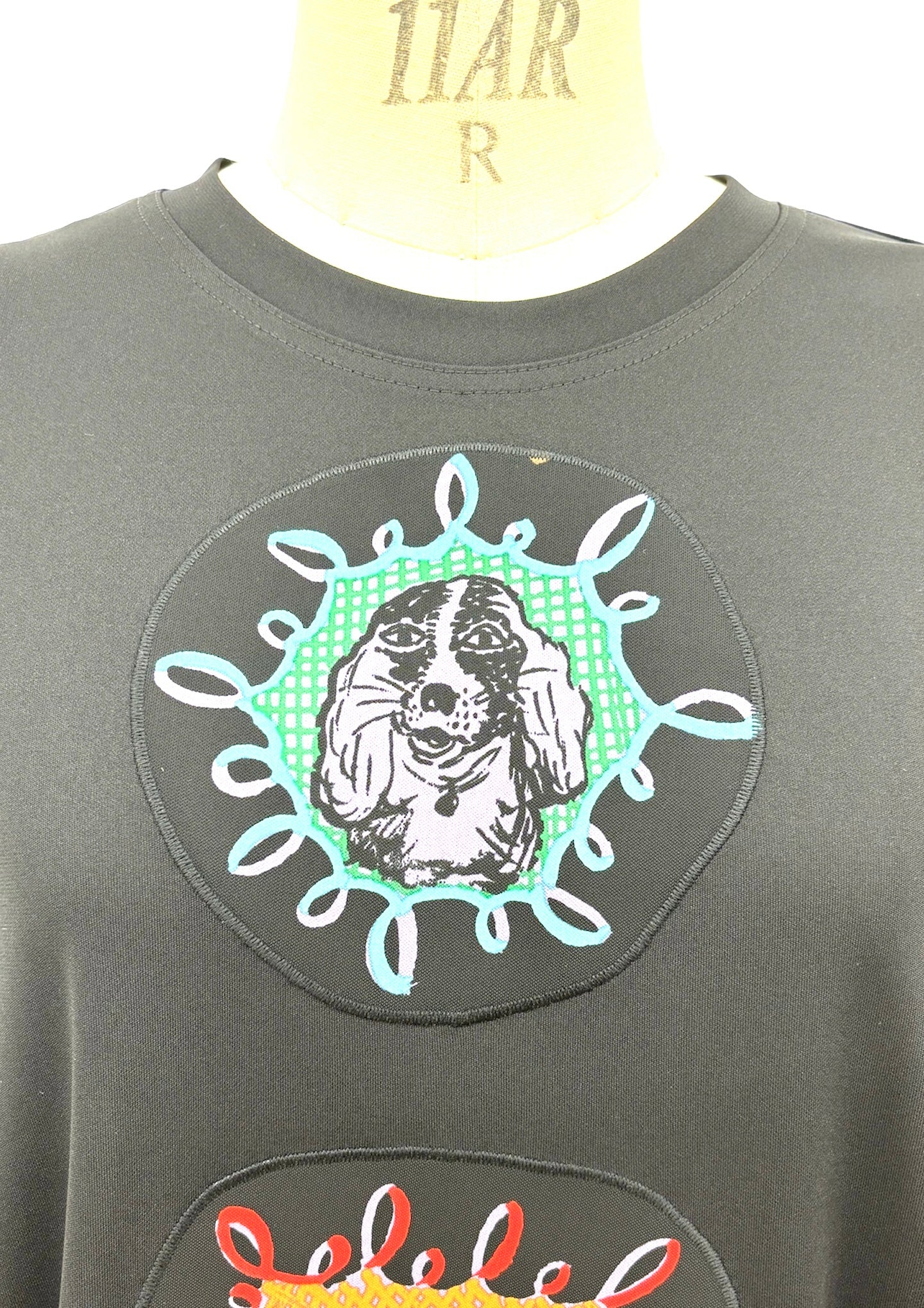 b/  " London London  ロンドンアップリケ 別注ジレ dog cafe柄