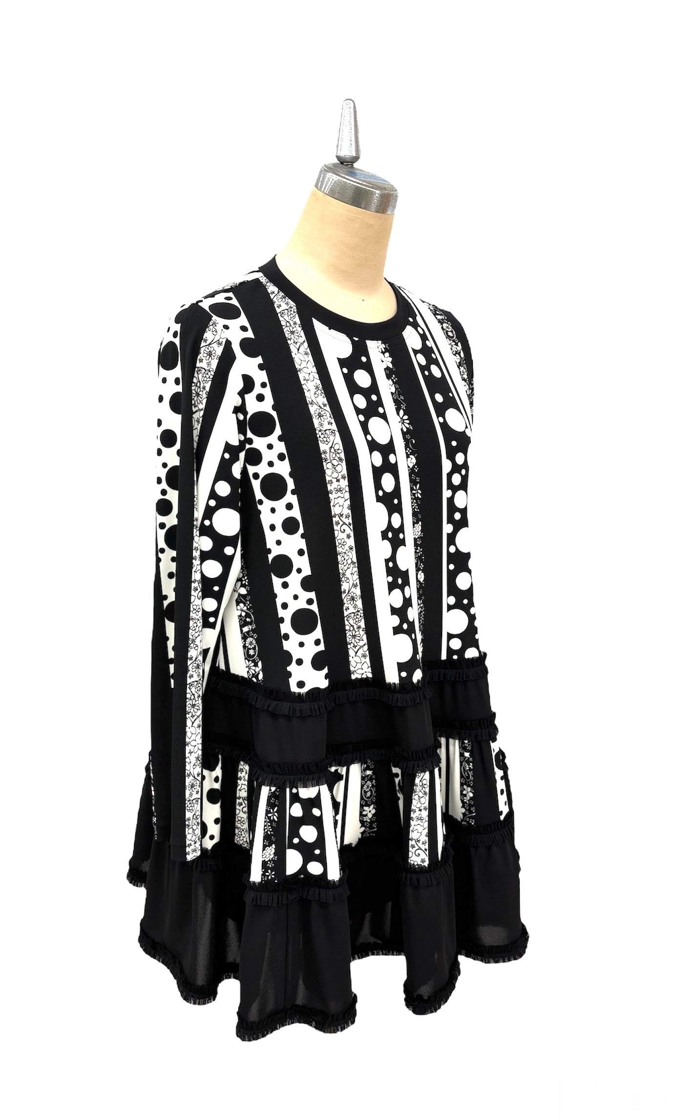 b "NEW ARRIVAL BRITISH ノアールエブランストライプPt フリルSH