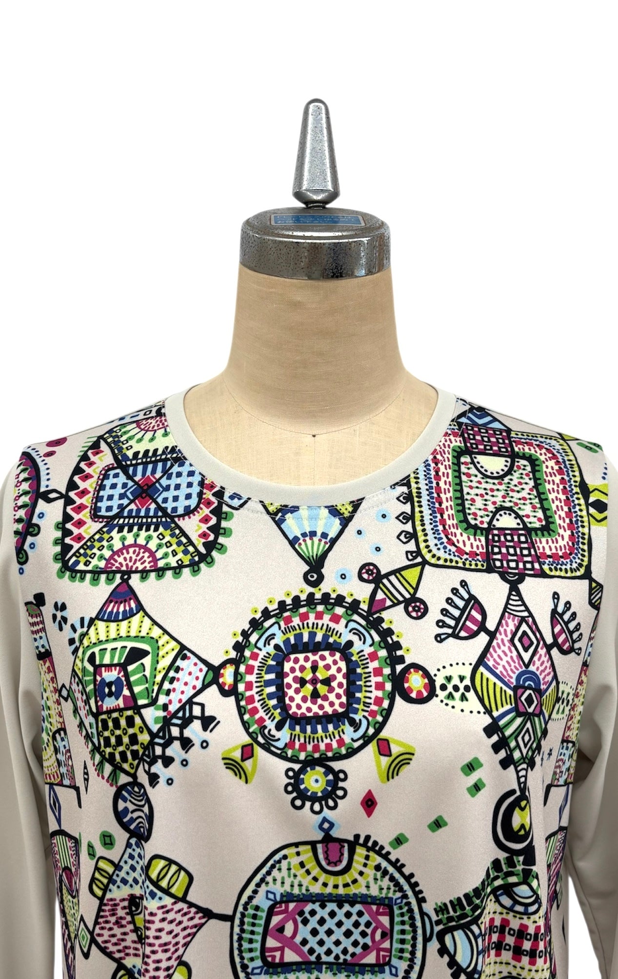 b " BRITISH ジオメトリーボーダー Tsh Beige