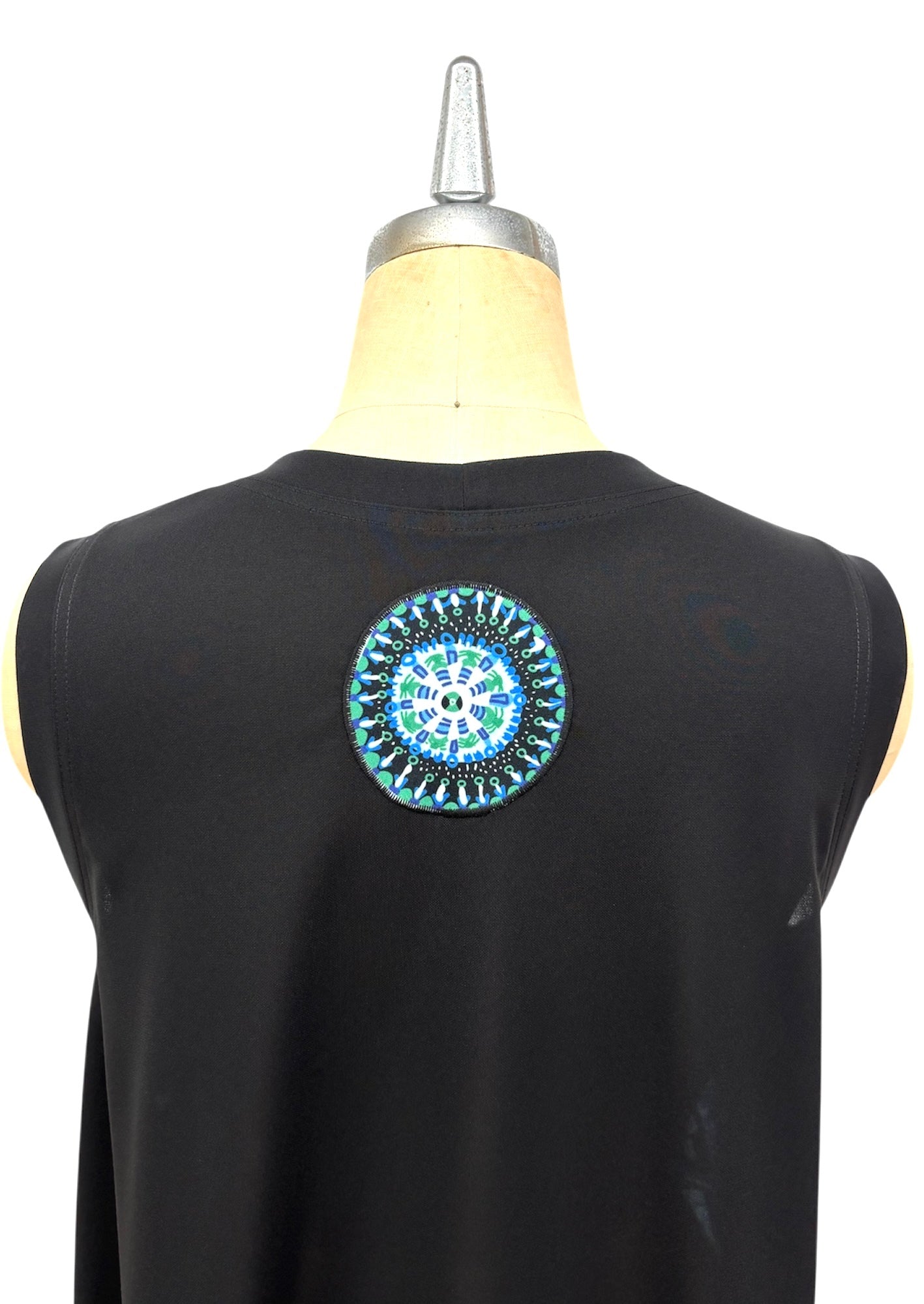 b "NEW ARRIVAL BRITISH ジオメトリーボーダー ジレ BLACK