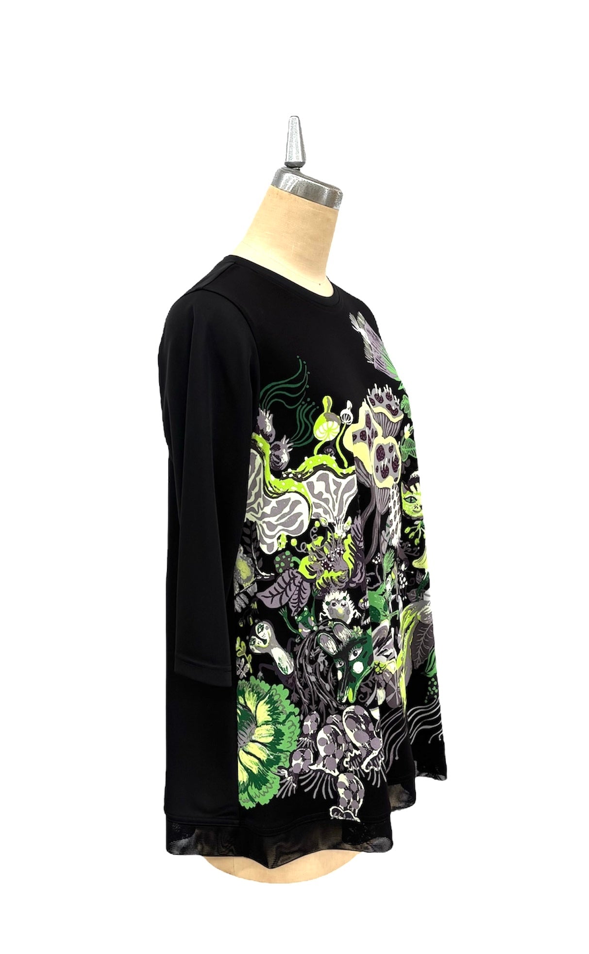 a "NEW ARRIVAL BRITISH Happy Forest ボーダー Tsh BLACK*GREEN