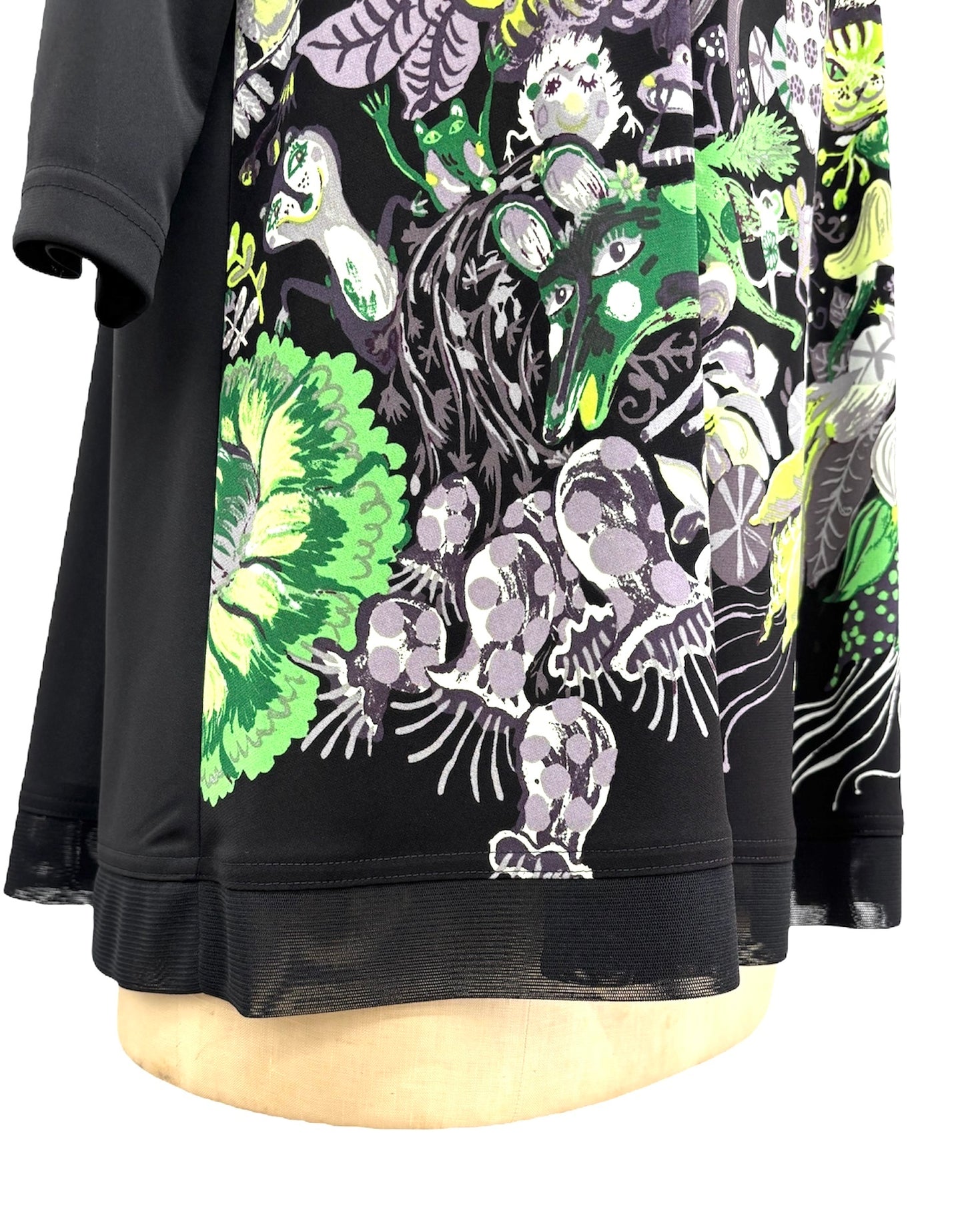 a "NEW ARRIVAL BRITISH Happy Forest ボーダー Tsh BLACK*GREEN