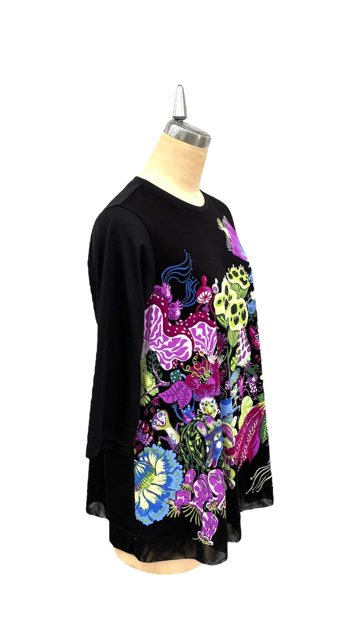 a "NEW ARRIVAL BRITISH Happy Forest ボーダー Tsh BLACK*BLUE