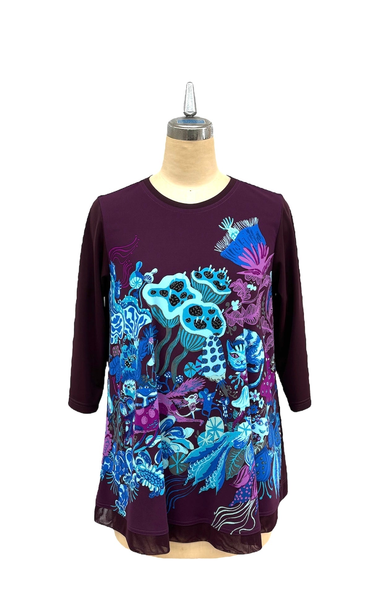 a "NEW ARRIVAL BRITISH Happy Forest ボーダー Tsh DARK RED