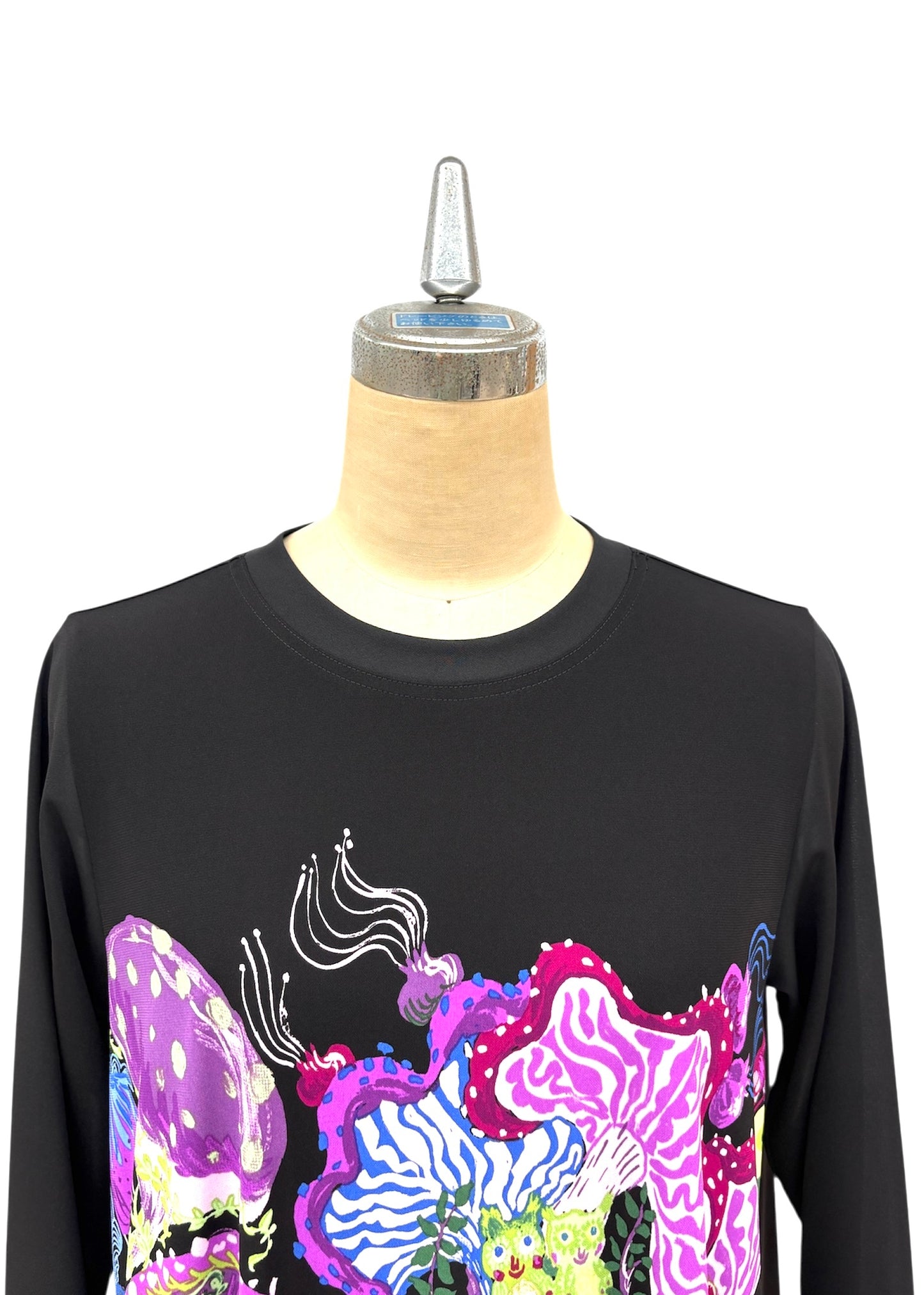 a "NEW ARRIVAL BRITISH Happy Forest ボーダー DR BLACK*BLUE