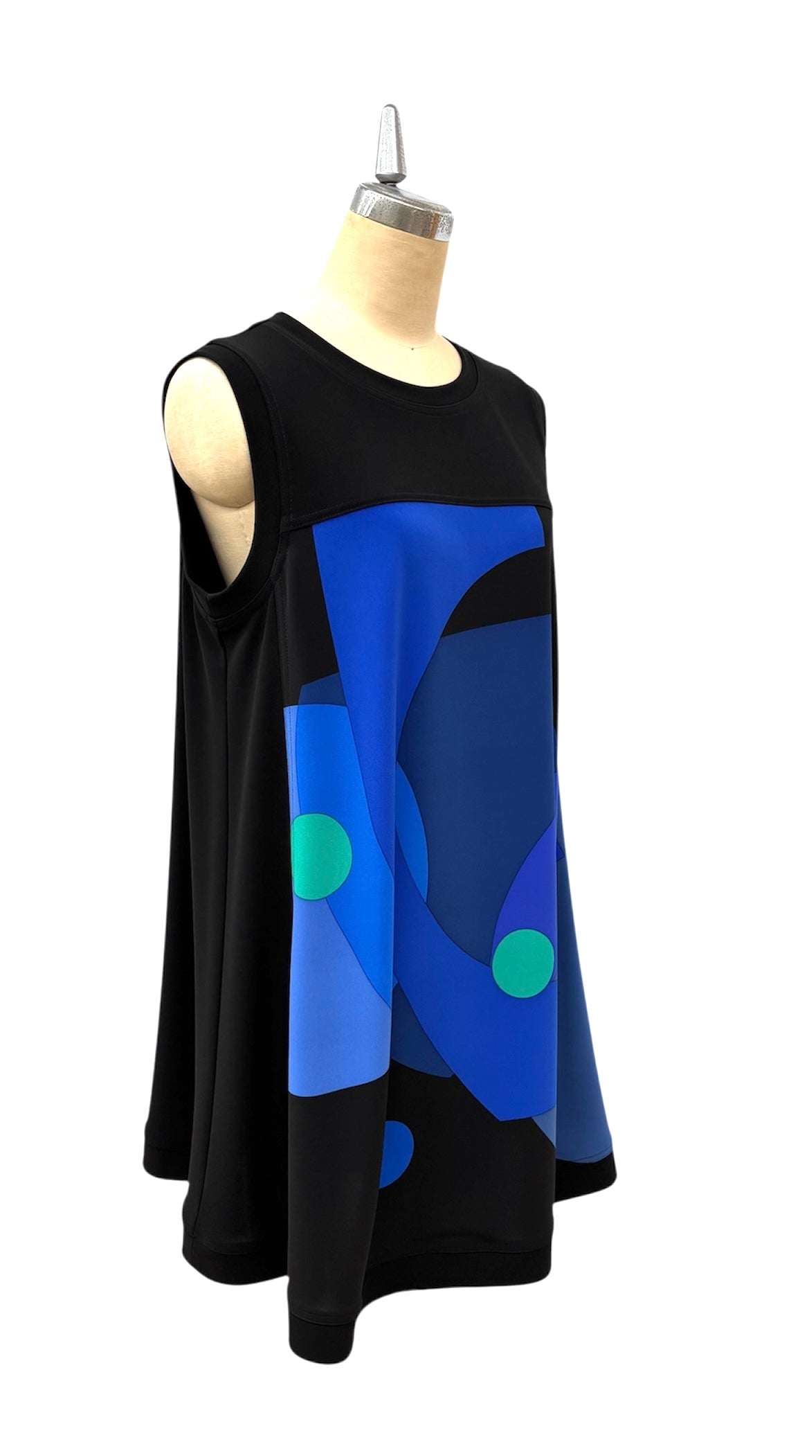 a "NEW ARRIVAL   BRITISH  グラデーションサークル ジレ