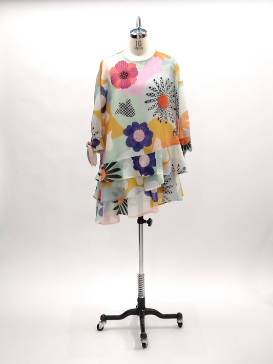 a "NEW ARRIVAL   BRITISH 　ﾌﾗﾜｰﾌｧﾝﾀｼﾞｰｸﾛｽ　SH