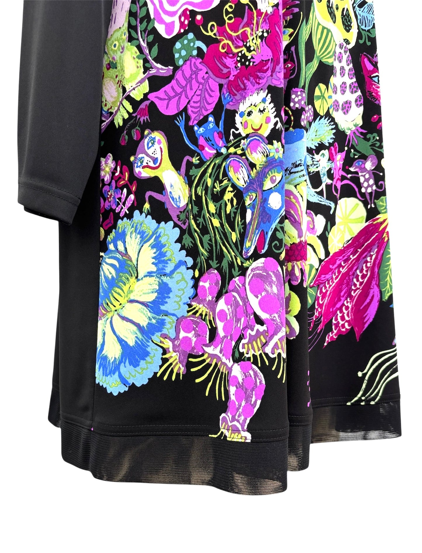a "NEW ARRIVAL   BRITISH 　Happy Forest  ﾎﾞｰﾀﾞｰ　Tsh　 BLACK＊BLUE